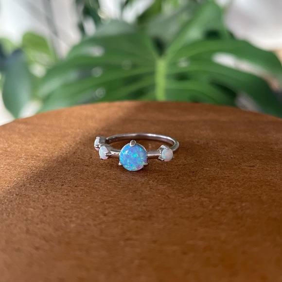 Opal ring mermaid ocean blue and Snow White October birthstone 925 size 6 - Picture 8 of 11